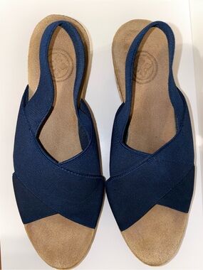 CHARLESTON SHOE CO. Navy Cross-Band Slingback Sandals
